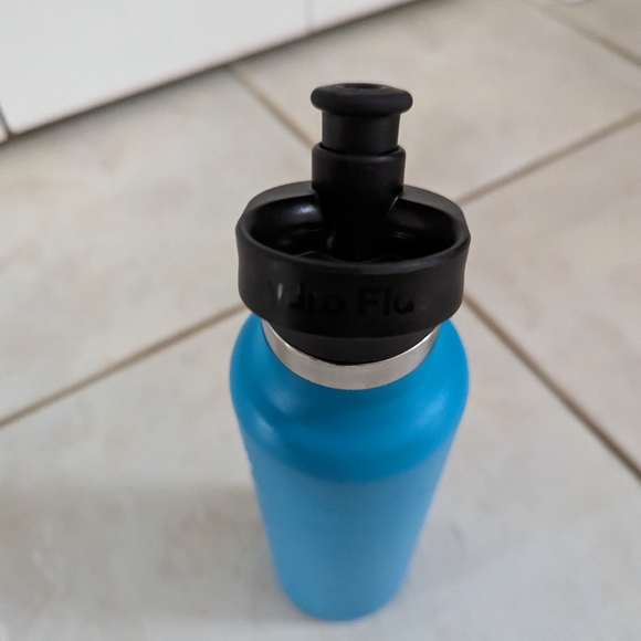 Hydroflask 21oz - with Sports Cap - Picture 6 of 7